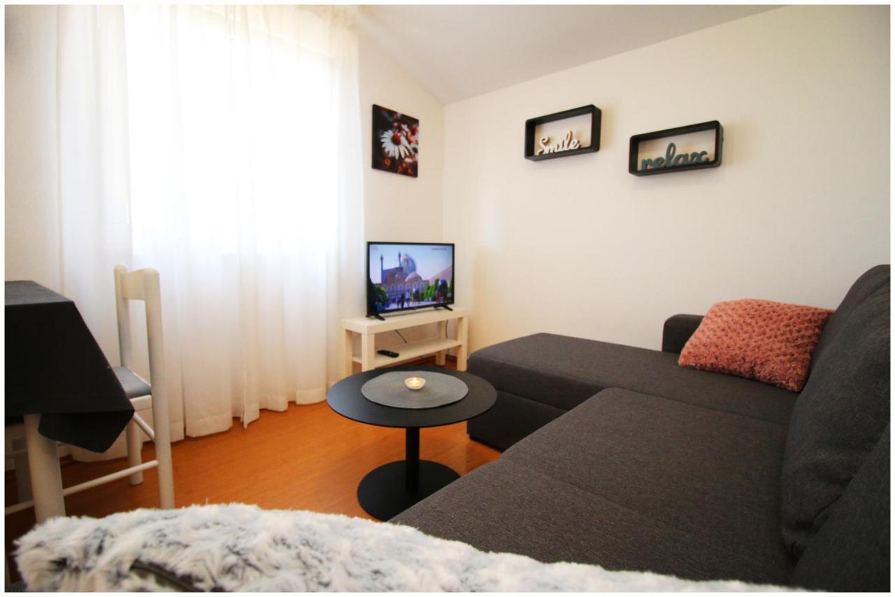 פרימוסטן Studio Apartman Elena מראה חיצוני תמונה