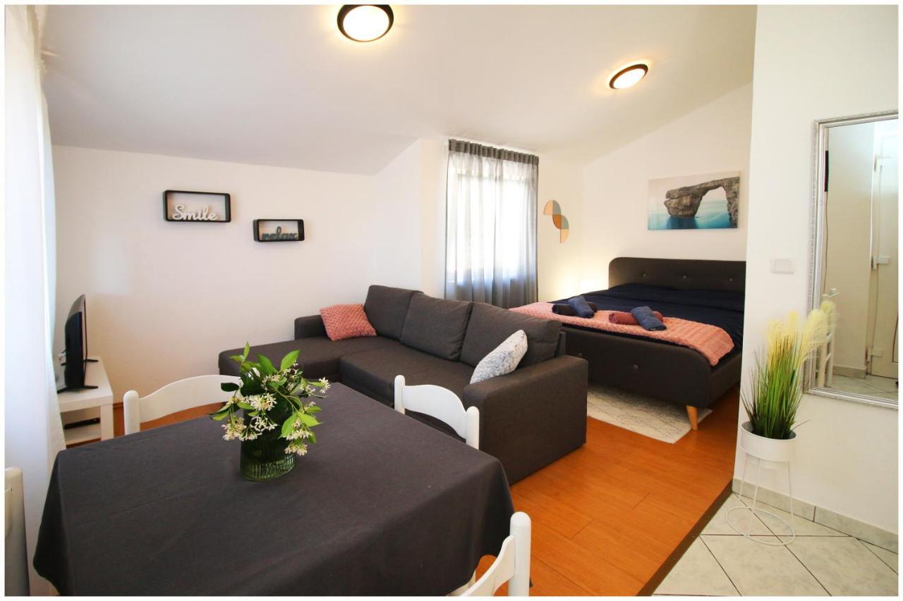 פרימוסטן Studio Apartman Elena מראה חיצוני תמונה